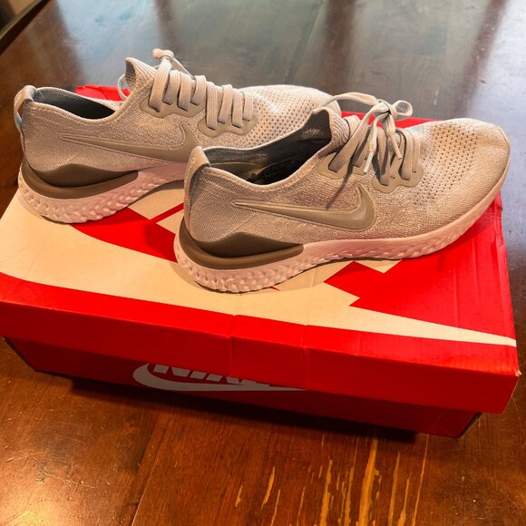 Nike Women's Epic React Flyknit 2 - Picture 6 of 9